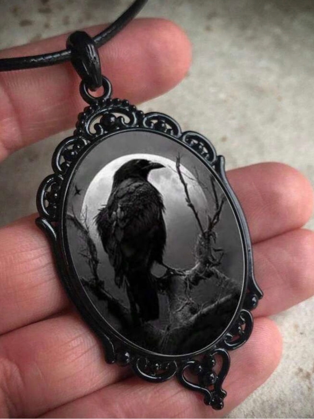 Black Raven Cameo Pendant Necklace Gothic Women Jewelry NWOT